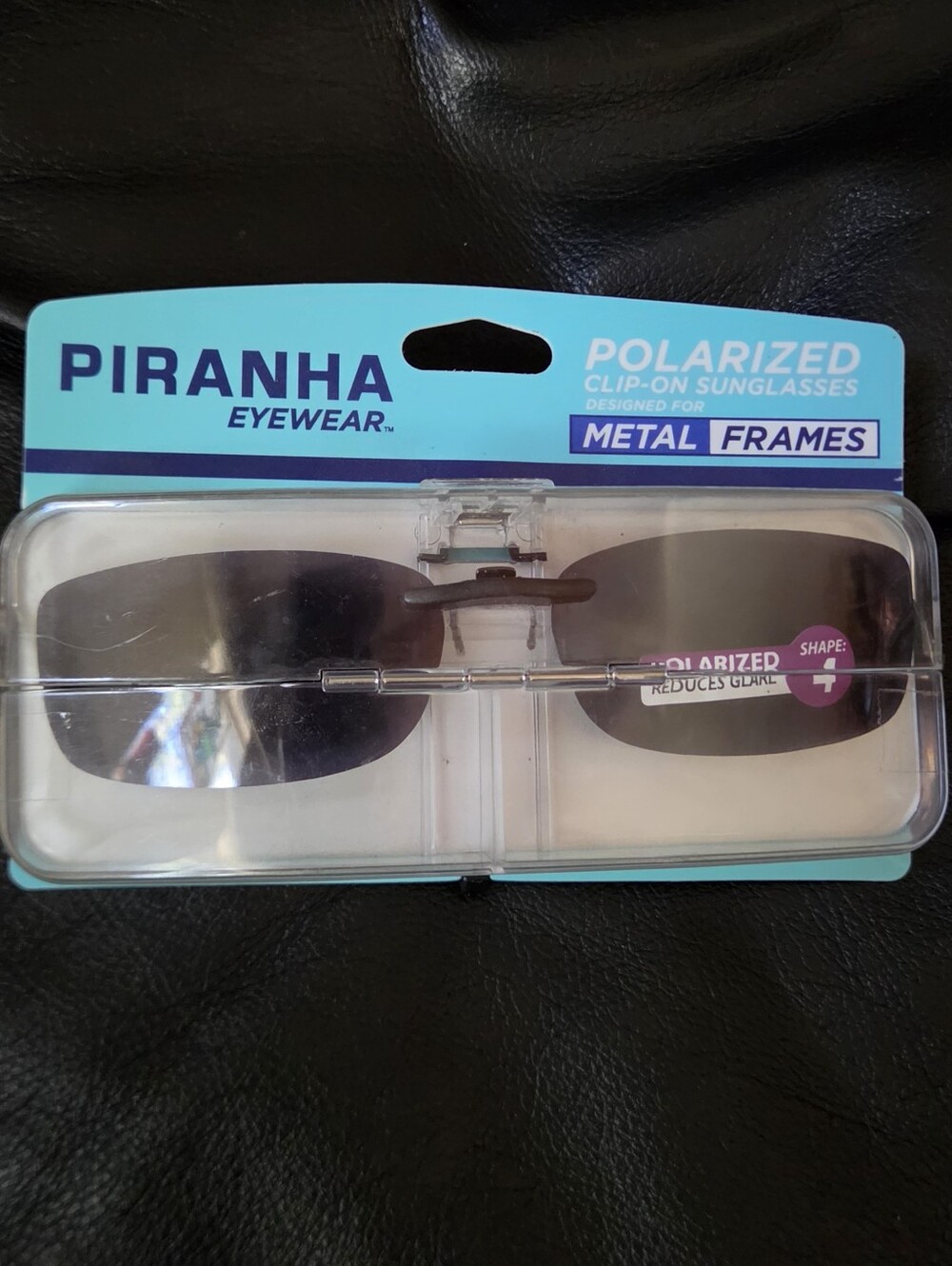 Piranha Eyewear Men’s Polarized Clip-On Sunglasses - Smoke Lenses Polarized - Picture 3 of 4